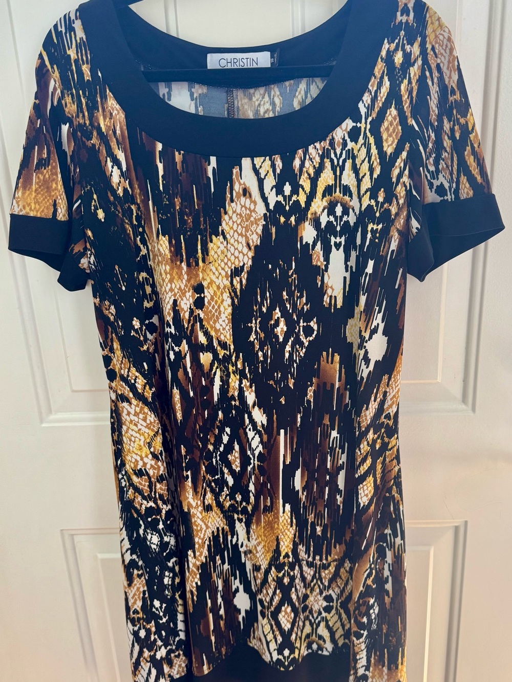 Black and Gold Printed Midi Dress with Scoop Neck - Picture 6 of 6
